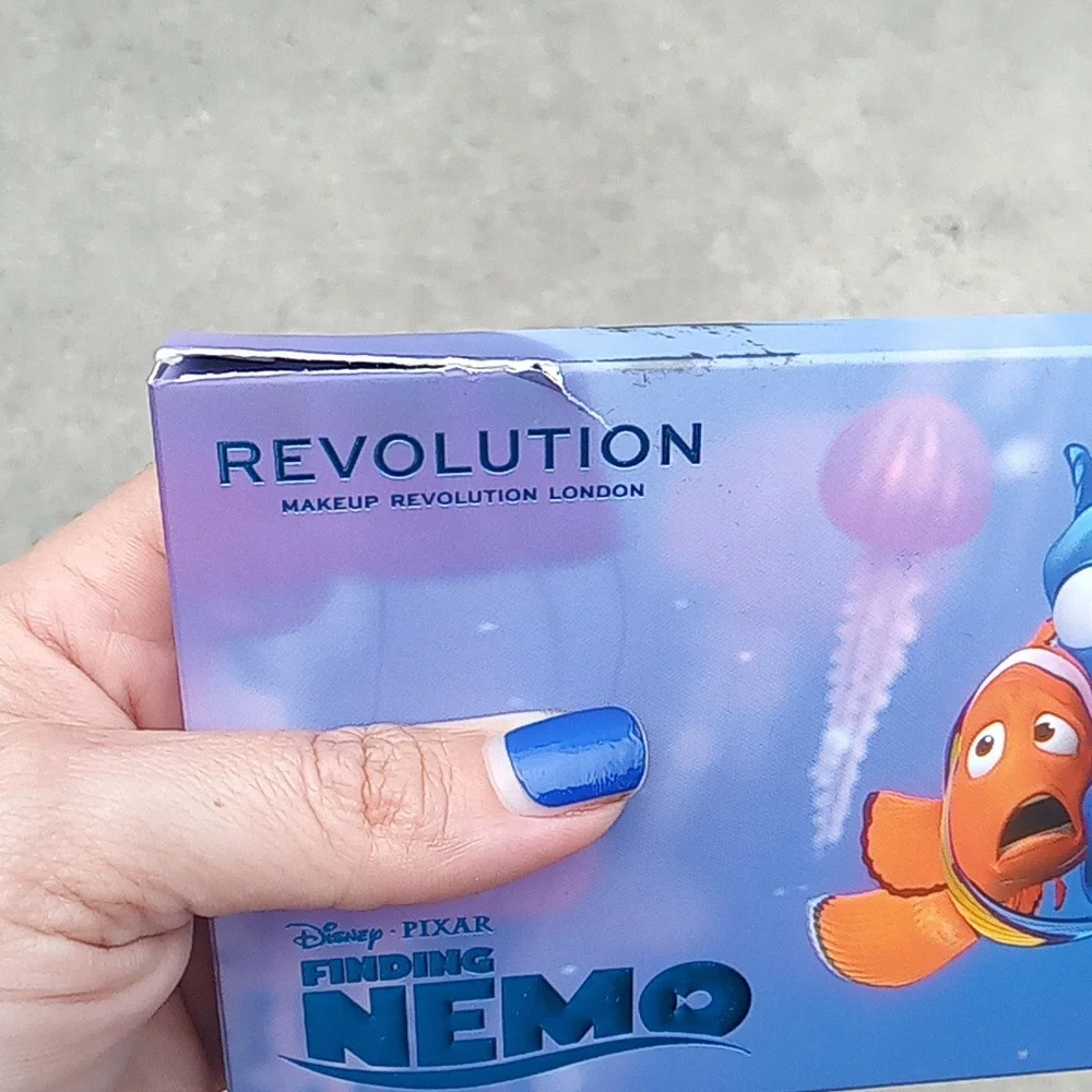 Revolution finding Nemo eyeshadow palette